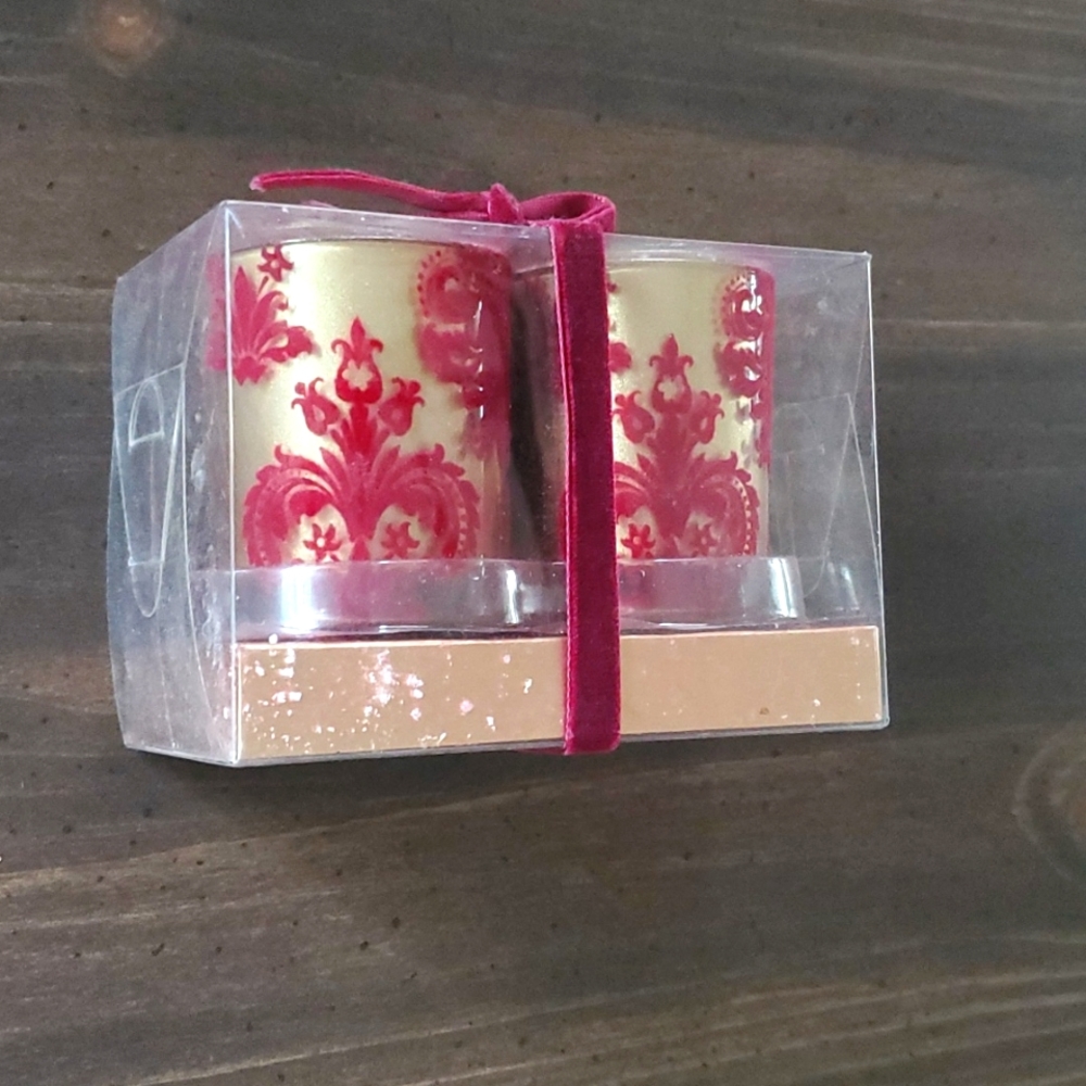 NWOT Set of 2 Holiday-Themed Candles